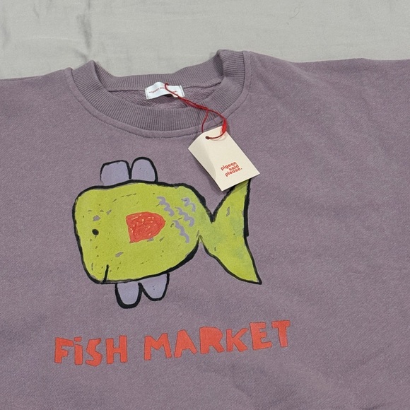 Pigeon Said Please 4-5T Fish Market Graphic Sweatshirt size M - Picture 2 of 2